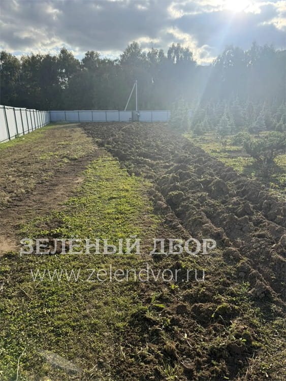С помощью трактора произведена опашка земель